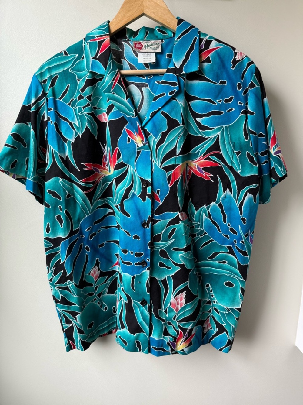HILO HATTIE VTG Hawaiian Shirt Tropical Floral Travel Vacation Hawaii Aloha M